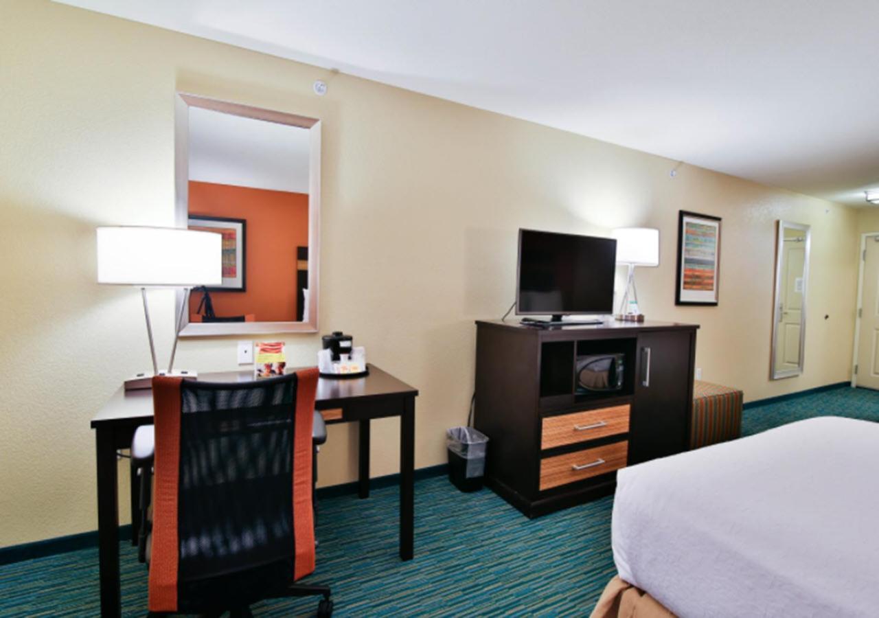 Standard King Room with Mobility Accessible Roll-In Shower
