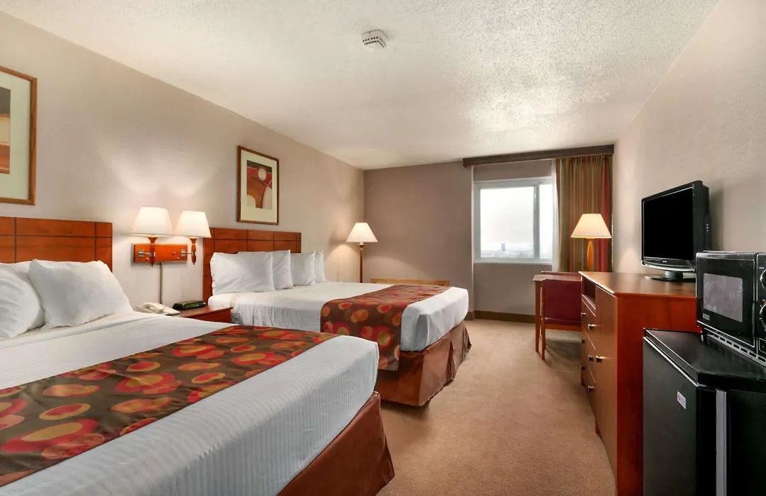 Ramada By Wyndham Bismarck-1